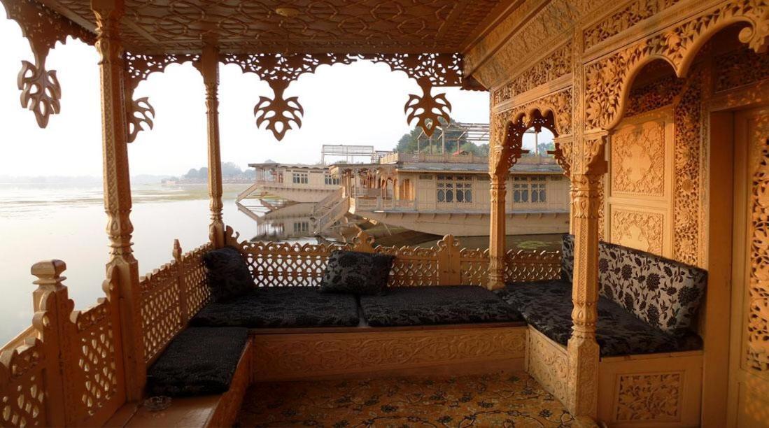 Yadgaar Houseboats Hotel Srinagar  Ngoại thất bức ảnh