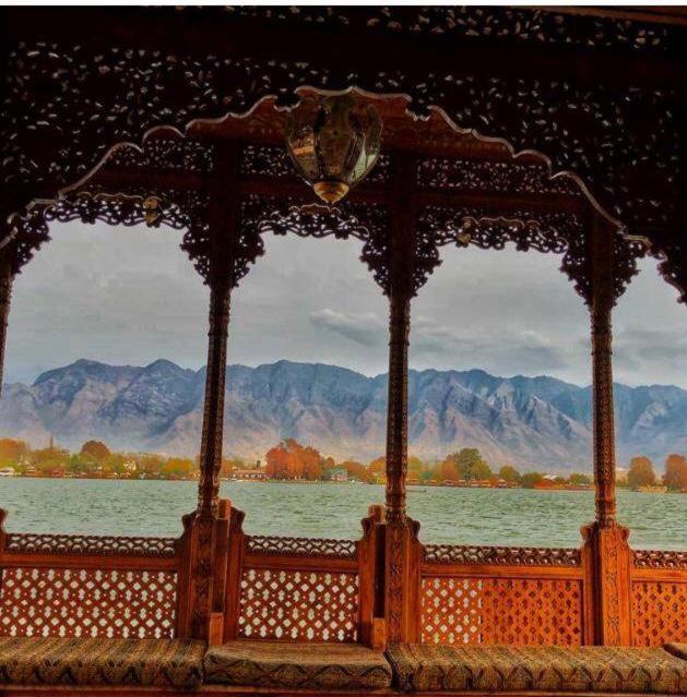 Yadgaar Houseboats Hotel Srinagar  Ngoại thất bức ảnh