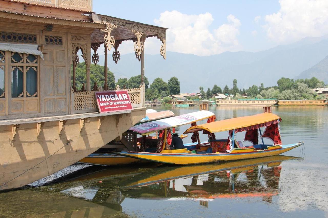 Yadgaar Houseboats Hotel Srinagar  Ngoại thất bức ảnh