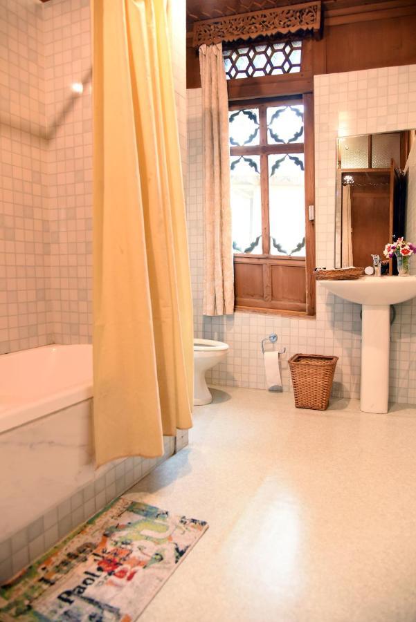 Yadgaar Houseboats Hotel Srinagar  Ngoại thất bức ảnh